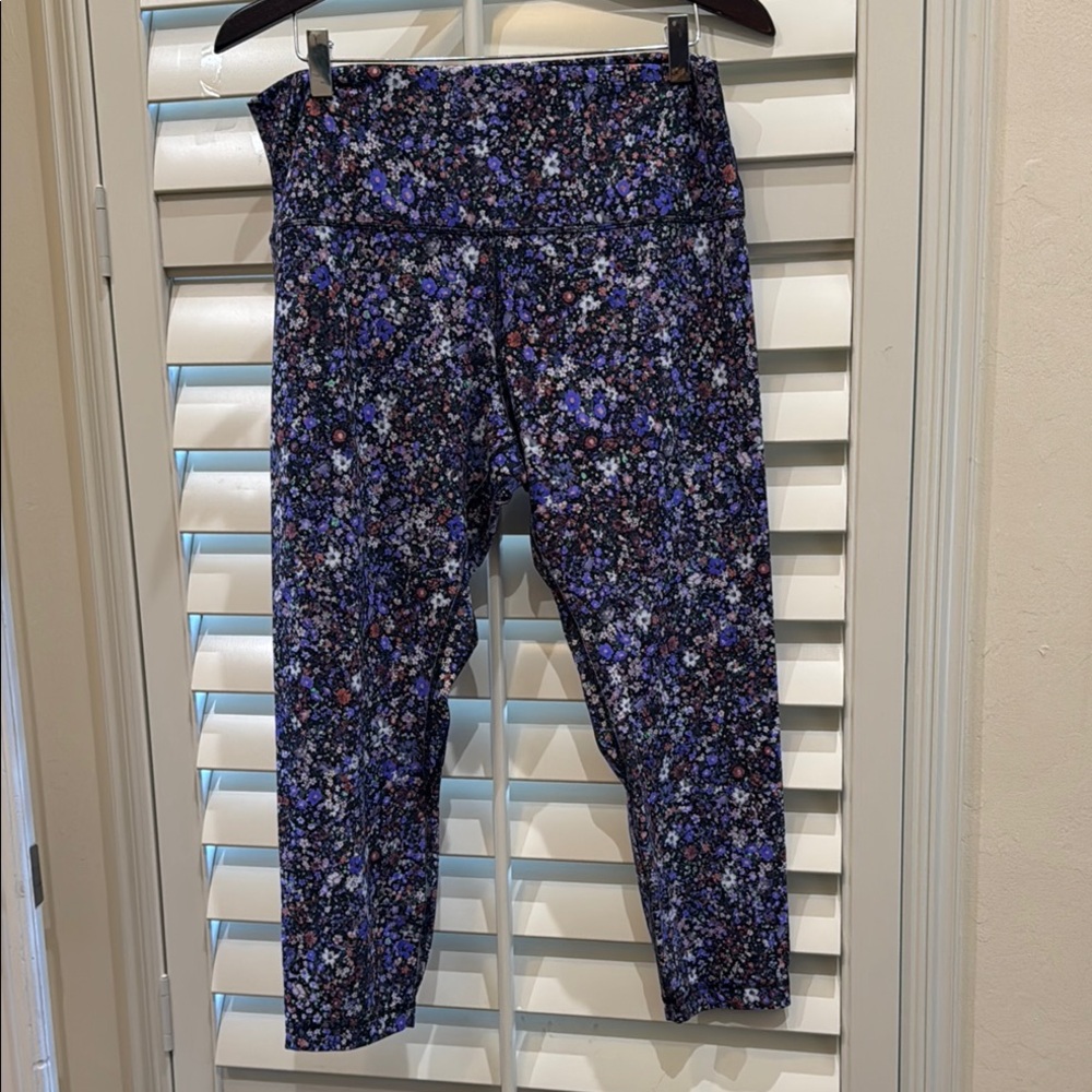 lululemon athletica Floral Print Leggings in Black & Purple